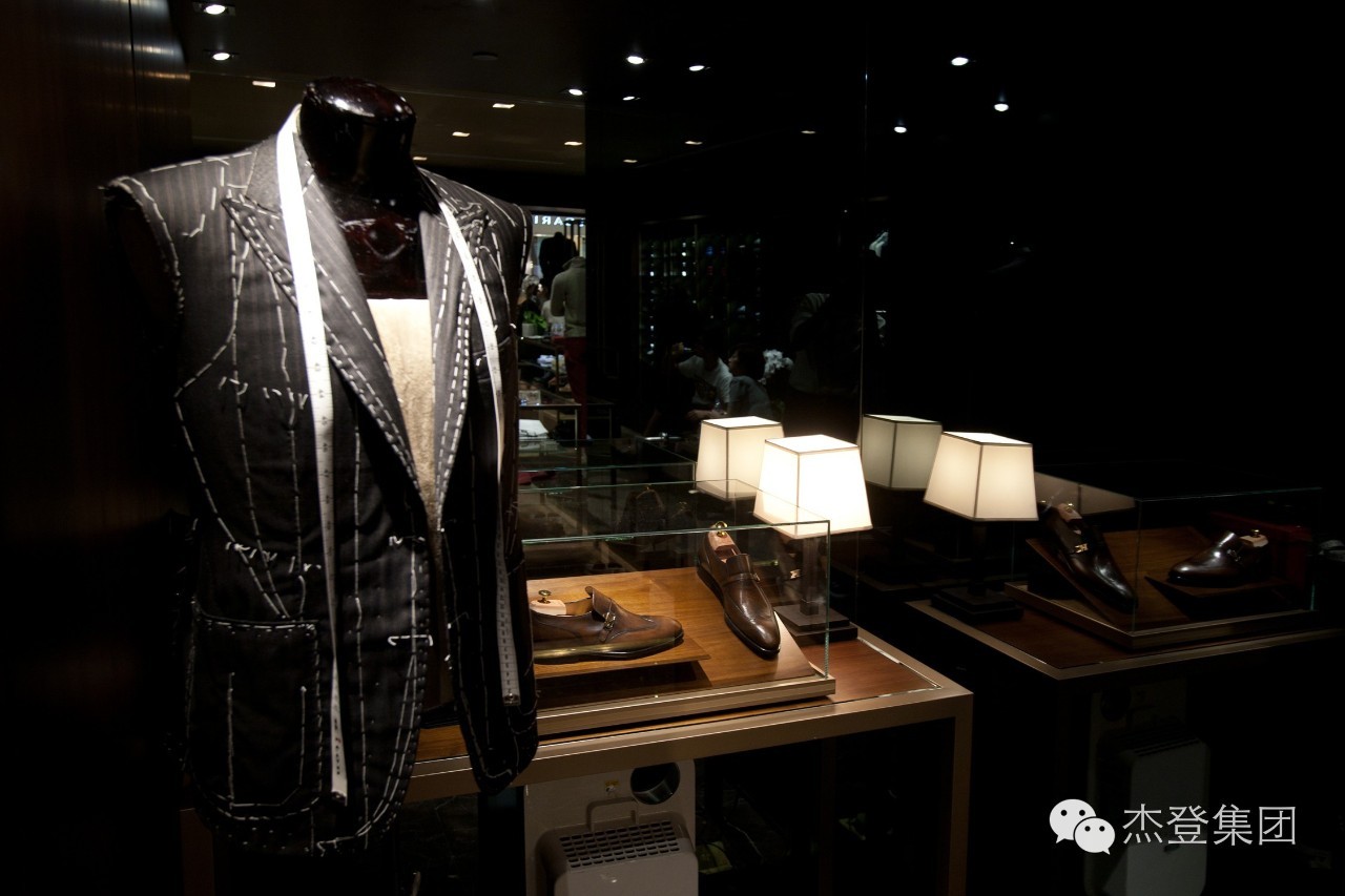 江河日下如何解救?Adidas因中國成本太高嘗試機器人定制